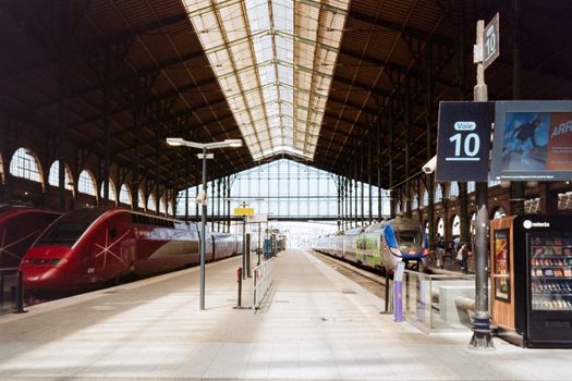 Gare de Paris, quai de départ